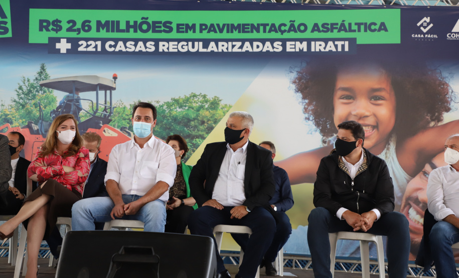 Governador Carlos Massa Ratinho Junior entrega Títulos de Regularização Fundiária e libera recursos em Irati -  Irati, 24/09/2021  -  Foto: Ari Dias/AEN