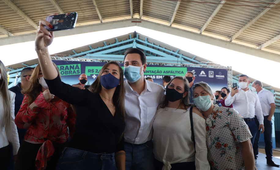 Governador Carlos Massa Ratinho Junior entrega Títulos de Regularização Fundiária e libera recursos em Irati -  Irati, 24/09/2021  -  Foto: Ari Dias/AEN