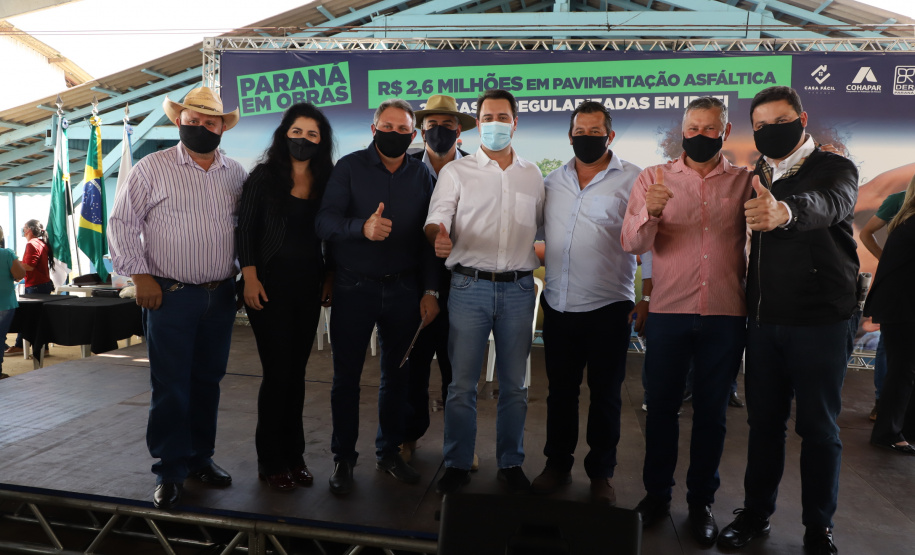 Governador Carlos Massa Ratinho Junior entrega Títulos de Regularização Fundiária e libera recursos em Irati -  Irati, 24/09/2021  -  Foto: Ari Dias/AEN