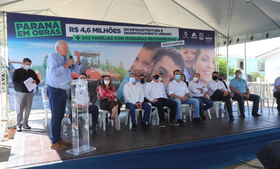 O governador Carlos Massa Ratinho Junior entrega nesta sexta-feira (24), para Inácio Martins, no Centro-Sul do Estado, 202 títulos de regularização fundiária para moradores do bairro São Roque. E tambem  libera R$ 2 milhões para pavimentação de vias.   Na foto, o deputado Nelson Justus.24/09/2021 - Foto: Geraldo Bubniak/AEN