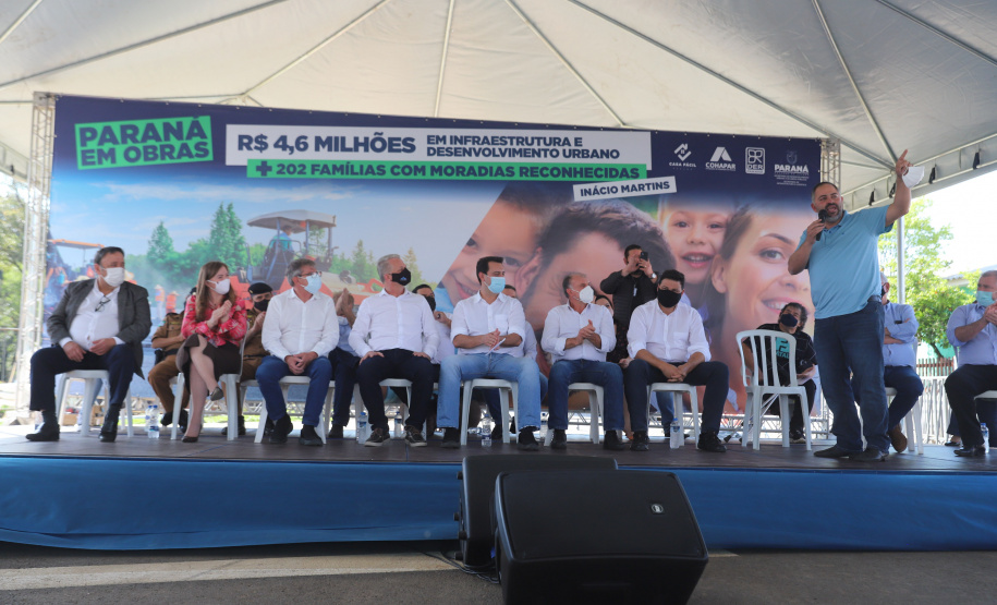 O governador Carlos Massa Ratinho Junior entrega nesta sexta-feira (24), para Inácio Martins, no Centro-Sul do Estado, 202 títulos de regularização fundiária para moradores do bairro São Roque. E tambem  libera R$ 2 milhões para pavimentação de vias.   Na foto o deputado Artagao Junior. 24/09/2021 - Foto: Geraldo Bubniak/AEN