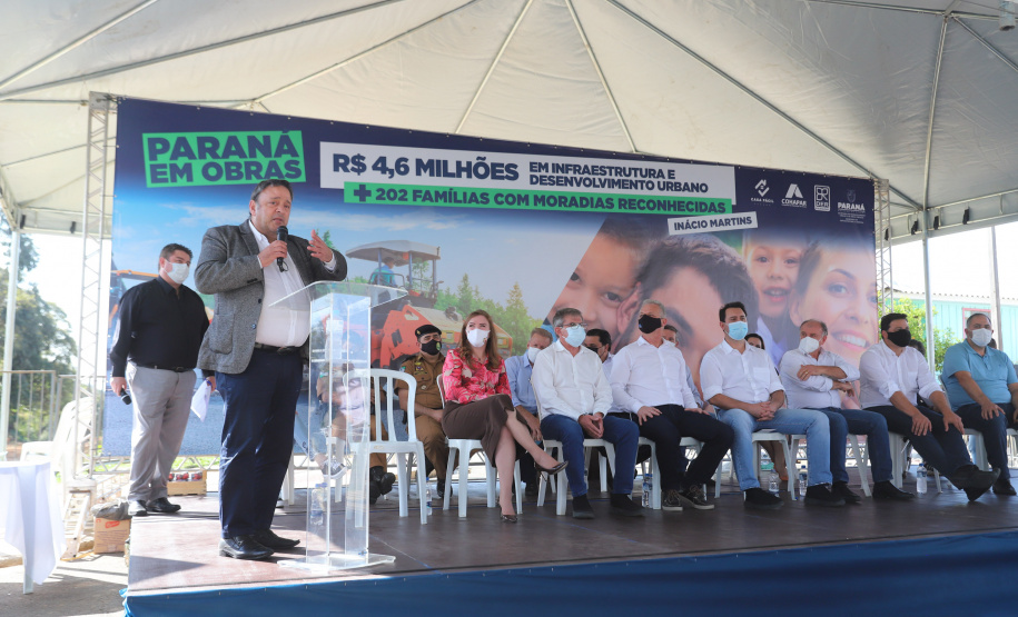 O governador Carlos Massa Ratinho Junior entrega nesta sexta-feira (24), para Inácio Martins, no Centro-Sul do Estado, 202 títulos de regularização fundiária para moradores do bairro São Roque. E tambem  libera R$ 2 milhões para pavimentação de vias.   Na foto, o deputado Hussein Bakri24/09/2021 - Foto: Geraldo Bubniak/AEN