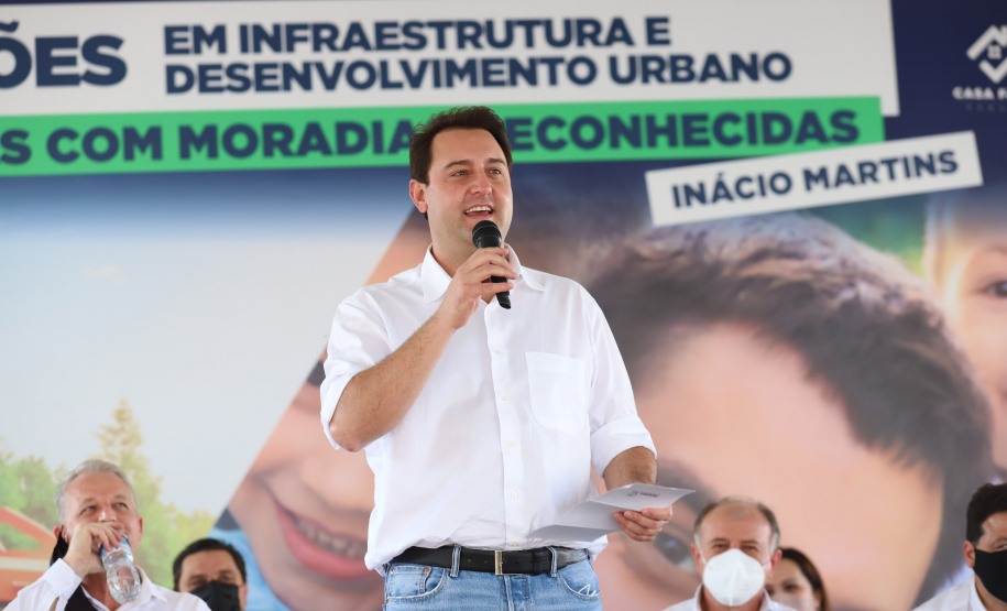 O governador Carlos Massa Ratinho Junior entrega nesta sexta-feira (24), para Inácio Martins, no Centro-Sul do Estado, 202 títulos de regularização fundiária para moradores do bairro São Roque. E tambem  libera R$ 2 milhões para pavimentação de vias.   24/09/2021 - Foto: Geraldo Bubniak/AEN