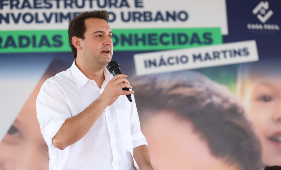 O governador Carlos Massa Ratinho Junior entrega nesta sexta-feira (24), para Inácio Martins, no Centro-Sul do Estado, 202 títulos de regularização fundiária para moradores do bairro São Roque. E tambem  libera R$ 2 milhões para pavimentação de vias.   24/09/2021 - Foto: Geraldo Bubniak/AEN