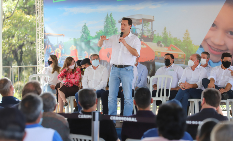 O governador Carlos Massa Ratinho Junior entrega nesta sexta-feira (24), para Inácio Martins, no Centro-Sul do Estado, 202 títulos de regularização fundiária para moradores do bairro São Roque. E tambem  libera R$ 2 milhões para pavimentação de vias.   24/09/2021 - Foto: Geraldo Bubniak/AEN