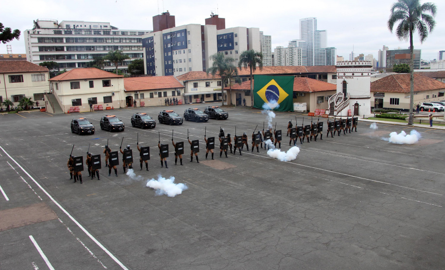 A Polícia Militar do Paraná formou, nesta sexta-feira (24/09), 30 militares estaduais do Paraná, três do Amapá e uma policial do Ceará com o XV Curso de Controle de Distúrbios Civis (CCDC) turma 2021. -  Curitiba, 24/09/2021  -  Foto: Soldado Ismael Ponchio