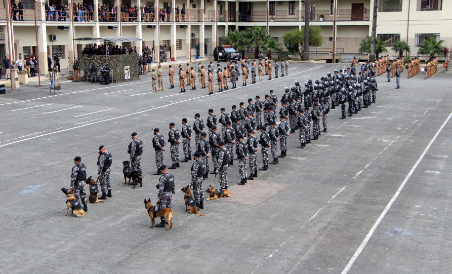 A Polícia Militar do Paraná formou, nesta sexta-feira (24/09), 30 militares estaduais do Paraná, três do Amapá e uma policial do Ceará com o XV Curso de Controle de Distúrbios Civis (CCDC) turma 2021. -  Curitiba, 24/09/2021  -  Foto: Soldado Ismael Ponchio