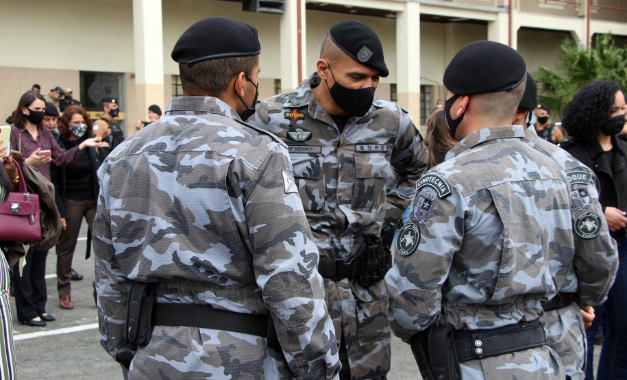 A Polícia Militar do Paraná formou, nesta sexta-feira (24/09), 30 militares estaduais do Paraná, três do Amapá e uma policial do Ceará com o XV Curso de Controle de Distúrbios Civis (CCDC) turma 2021. -  Curitiba, 24/09/2021  -  Foto: Soldado Ismael Ponchio
