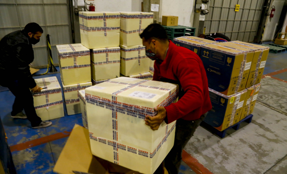 Primeiras doses exclusivas para adolescentes de 12 a 17 anos chegam ao Paraná.
Foto Gilson Abreu/AEN