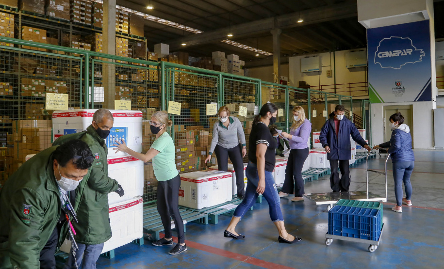 25.09.2021 - Distribuição  de vacinas no Cemepar para cidades do Paraná
Foto Gilson Abreu/AEN