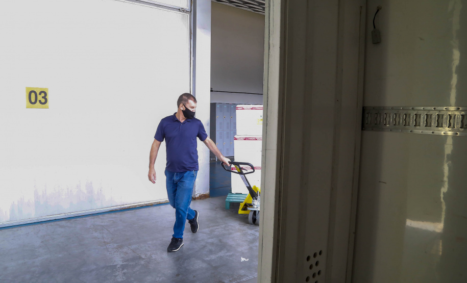 25.09.2021 - Distribuição  de vacinas no Cemepar para cidades do Paraná
Foto Gilson Abreu/AEN