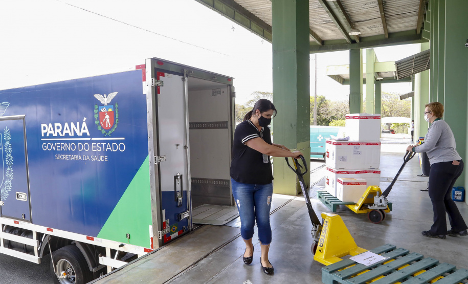 25.09.2021 - Distribuição  de vacinas no Cemepar para cidades do Paraná
Foto Gilson Abreu/AEN