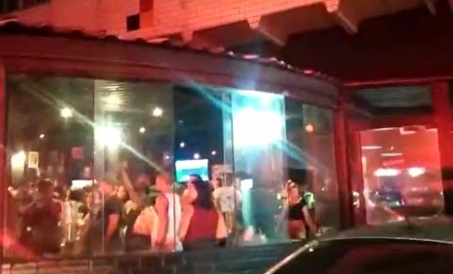 AIFU fecha 12 pontos comerciais e aplica mais de meio milhão em multas durante operação na Capital  -  Curitiba, 27/09/2021  -  Foto:  SESP-PR