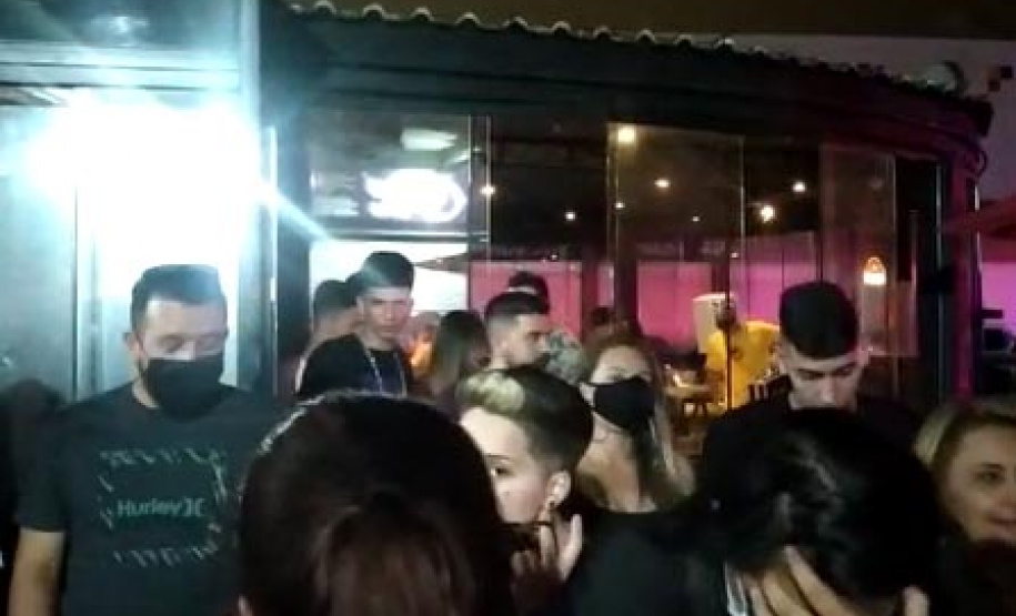 AIFU fecha 12 pontos comerciais e aplica mais de meio milhão em multas durante operação na Capital  -  Curitiba, 27/09/2021  -  Foto:  SESP-PR