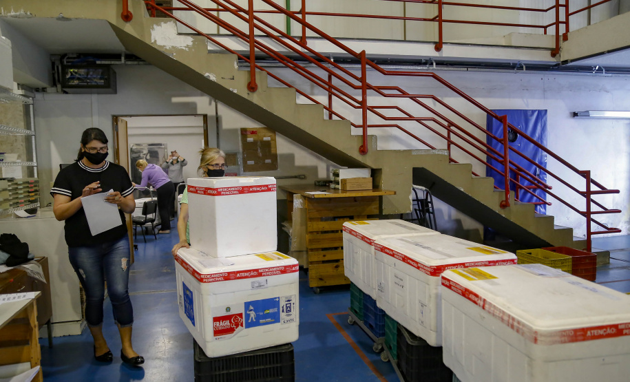 Paraná receberá mais 251,6 mil vacinas contra a Covid-19 nesta terça - Curitiba, 27/09/2021 - Foto: Gilson Abreu/AEN