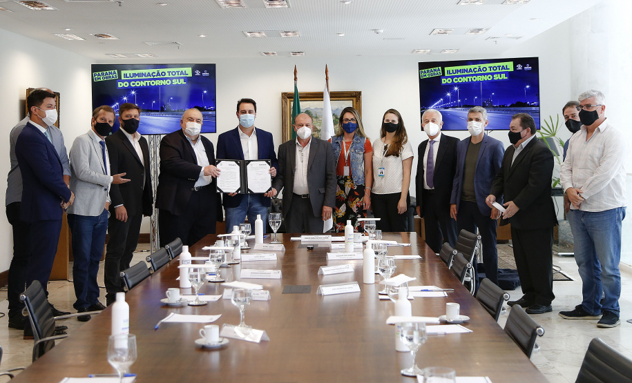 Governador Carlos Massa Ratinho Junior assina lançamento do Edital de Iluminação do Contorno Sul - Curitiba, 27/09/2021 - Foto: Jonathan Campos/AEN