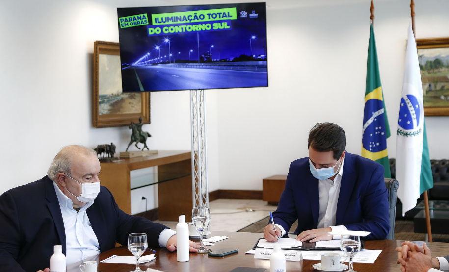 Governador Carlos Massa Ratinho Junior assina lançamento do Edital de Iluminação do Contorno Sul - Curitiba, 27/09/2021 - Foto: Jonathan Campos/AEN