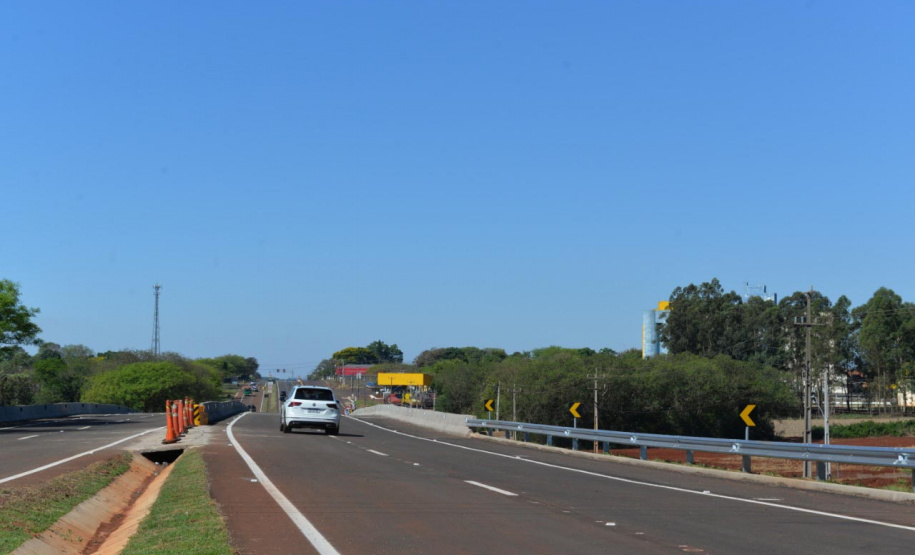 O Departamento de Estradas de Rodagem do Paraná (DER/PR) liberou neste final de semana o tráfego de veículos sobre a nova trincheira da BR-277 em Santa Terezinha de Itaipu, na região Oeste. - Curitiba, 27/09/2021 - Foto: DER