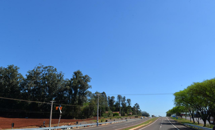 O Departamento de Estradas de Rodagem do Paraná (DER/PR) liberou neste final de semana o tráfego de veículos sobre a nova trincheira da BR-277 em Santa Terezinha de Itaipu, na região Oeste. - Curitiba, 27/09/2021 - Foto: DER