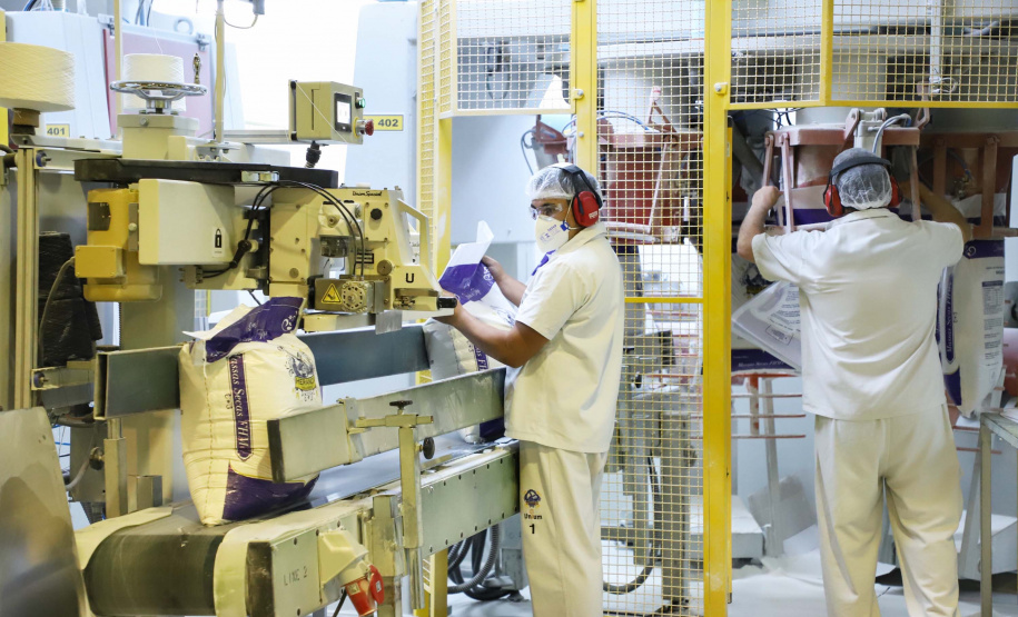 O Produto Interno Bruto (PIB) do Paraná cresceu 4,2% nos dois primeiros trimestres de 2021 (primeiro semestre) em relação ao mesmo período do ano passado. É mais um número que exemplifica a retomada da economia após os impactos causados pela pandemia nos primeiros seis meses de 2020. - Curitiba, 27/09/2021 - Foto: José Fernando Ogura/AEN