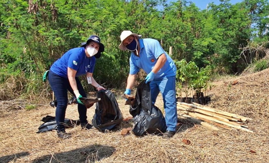 Em Maringá, centenas de objetos foram retirados das margens do Mandacaru  -  Foto: Sanepar