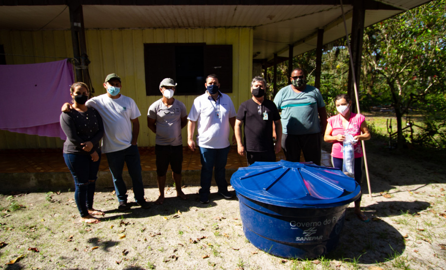 Sanepar distribui 160 caixas d´água para famílias na região de Guaraqueçaba. Foto: Andre Thiago Chaves Aguiar/Sanepar