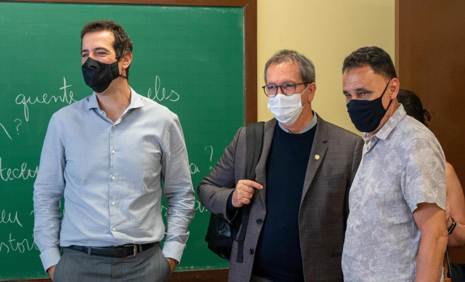 Secretário Renato Feder acompanha o Secretário do MEC Mauro Rabelo e equipe em visita ao Colégio Estadual Pedro Macedo, em Curitiba - 27/09/2021. - Foto: Anderson Pedroso/Seed-PR