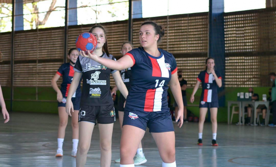 A 33ª edição dos dos Jogos da Juventude do Paraná seguiu com as suas competições no último final de semana. As 12 regionais tiveram partidas de futsal, basquete, handebol e vôlei. Ao todo, foram 270 jogos, sendo 133 do futsal, 66 do vôlei, 37 do handebol e 34 do basquete.  -  Curitiba, 27/09/2021  -  Foto: Paraná Esporte