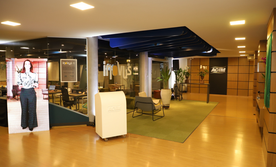 Governador Carlos Massa Ratinho Junior participa da reinauguração da sede da Associação Comercial e Empresarial de Maringá, ACIM -  Maringá, 27/09/2021  -  Foto: Ari Dias/AEN