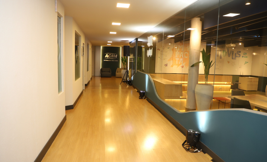 Governador Carlos Massa Ratinho Junior participa da reinauguração da sede da Associação Comercial e Empresarial de Maringá, ACIM -  Maringá, 27/09/2021  -  Foto: Ari Dias/AEN