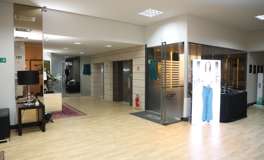 Governador Carlos Massa Ratinho Junior participa da reinauguração da sede da Associação Comercial e Empresarial de Maringá, ACIM -  Maringá, 27/09/2021  -  Foto: Ari Dias/AEN