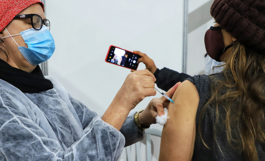 Vacinação em São José dos Pinhais   Foto: Jose Fernando Ogura /AEN