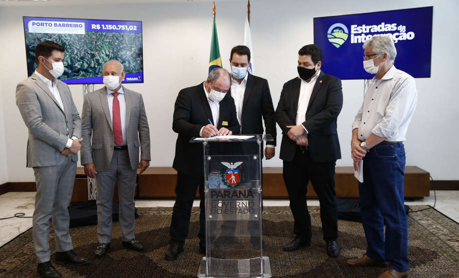 Estado vai revitalizar mais 49,72 quilômetros de estradas rurais de 12 municípios do Paraná Foto: Jonathan Campos/AEN