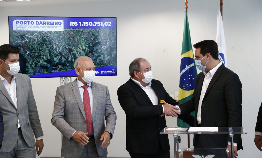 Estado vai revitalizar mais 49,72 quilômetros de estradas rurais de 12 municípios do Paraná Foto: Jonathan Campos/AEN