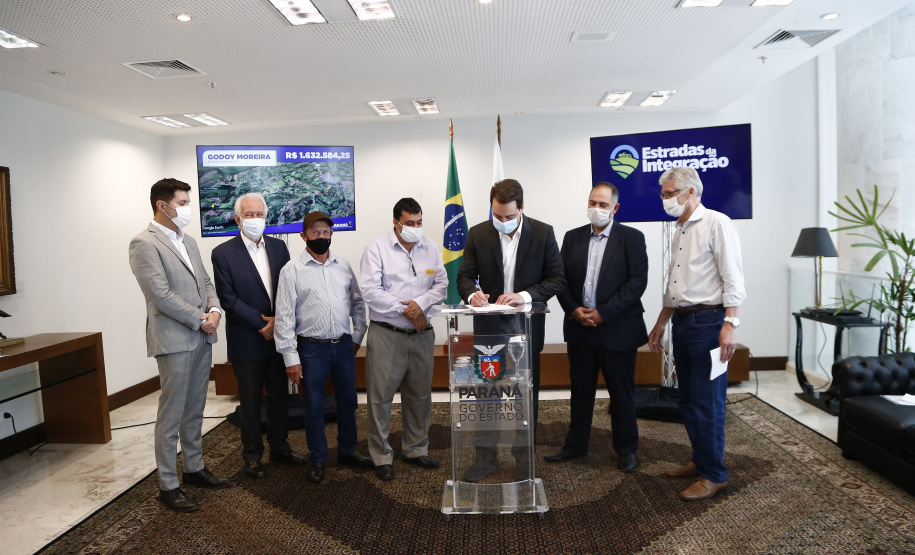 Estado vai revitalizar mais 49,72 quilômetros de estradas rurais de 12 municípios do Paraná Foto: Jonathan Campos/AEN