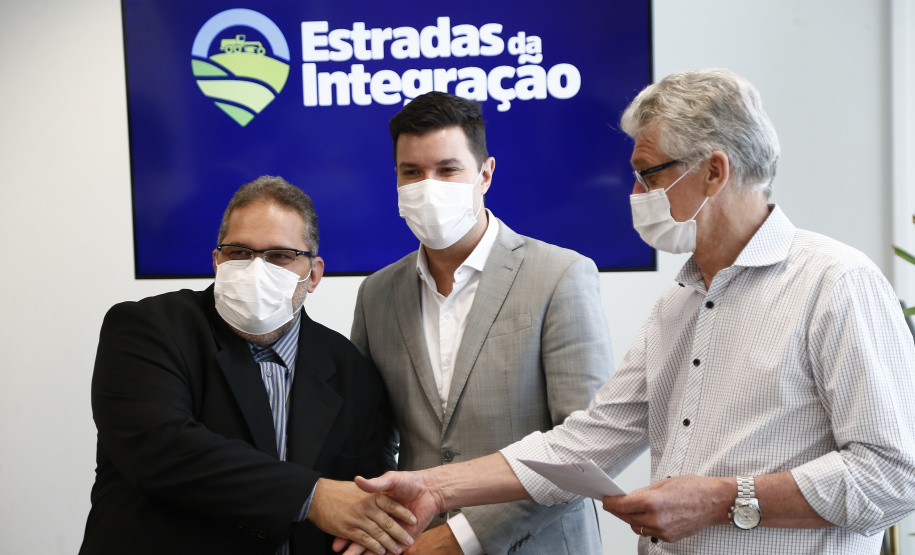 Estado vai revitalizar mais 49,72 quilômetros de estradas rurais de 12 municípios do Paraná Foto: Jonathan Campos/AEN