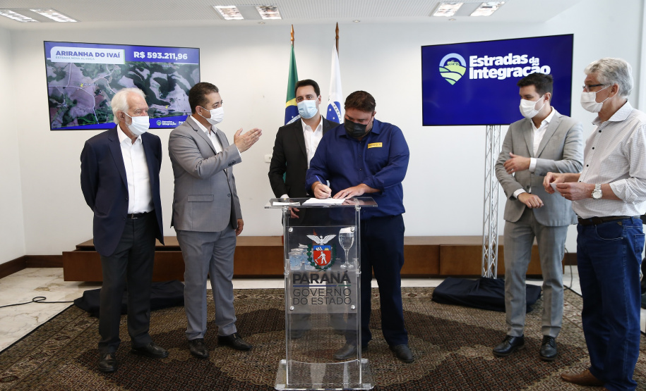 Estado vai revitalizar mais 49,72 quilômetros de estradas rurais de 12 municípios do Paraná Foto: Jonathan Campos/AEN