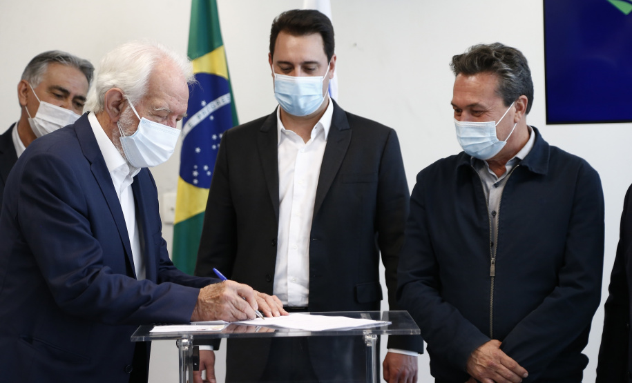 Estado vai revitalizar mais 49,72 quilômetros de estradas rurais de 12 municípios do Paraná Foto: Jonathan Campos/AEN