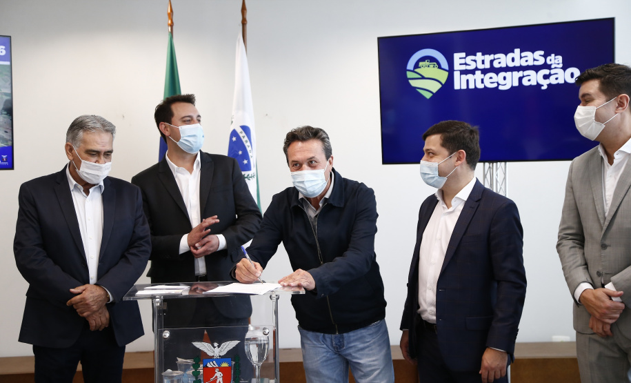 Estado vai revitalizar mais 49,72 quilômetros de estradas rurais de 12 municípios do Paraná Foto: Jonathan Campos/AEN