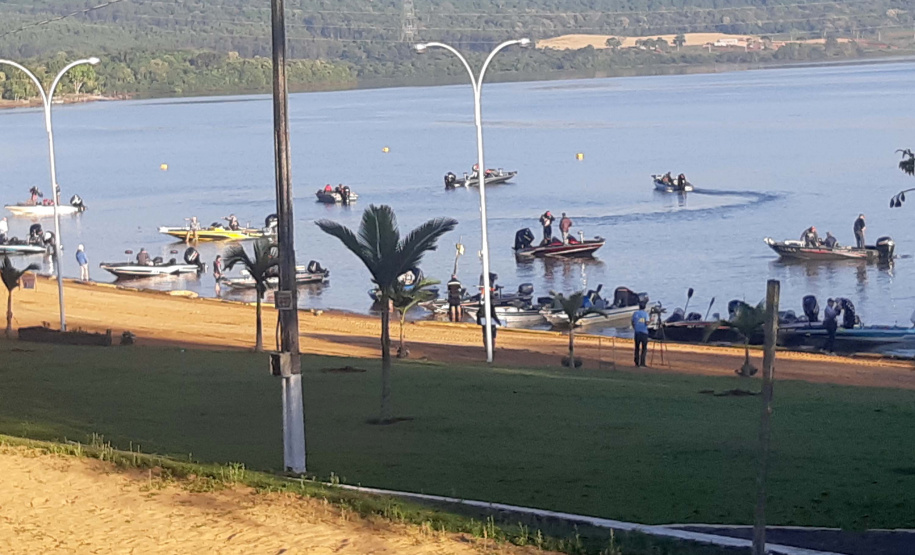 Paraná promove soltura de peixes nativos e educação ambiental durante eventos náuticos de pesca. Foto: SEDEST