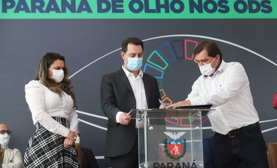 O governador Carlos Massa Ratinho Junior assina nesta terca-feira (28), acordo de cooperação para impulsionar Objetivos de Desenvolvimento Sustentável no Paraná. - 28/09/2021 - Foto: Geraldo Bubniak/AEN
