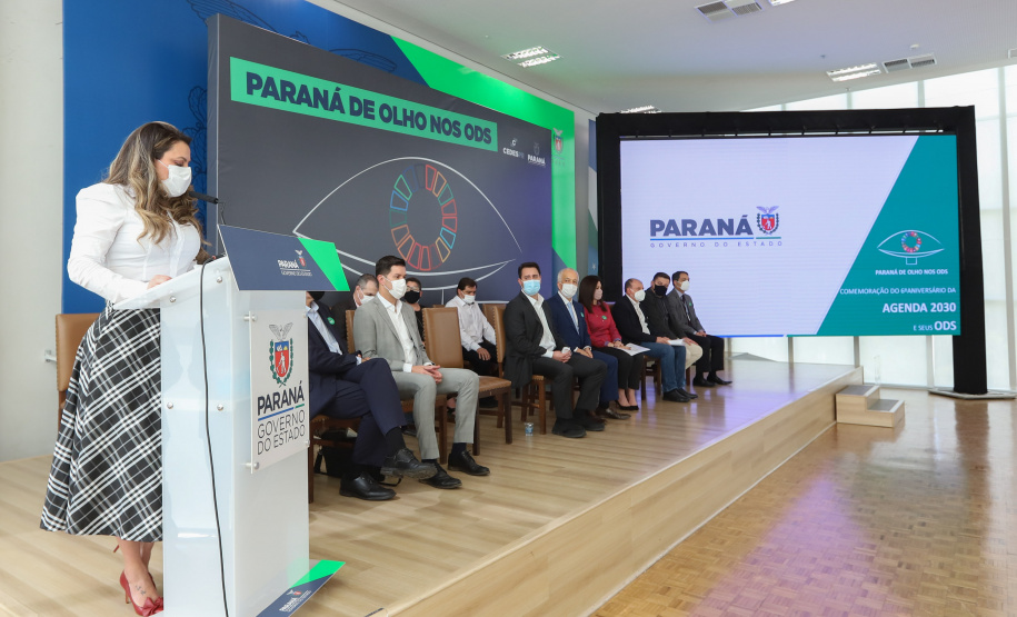 O governador Carlos Massa Ratinho Junior assina nesta terca-feira (28), acordo de cooperação para impulsionar Objetivos de Desenvolvimento Sustentável no Paraná. Na foto, Keli Guimarães, vice-presidente do Conselho de Desenvolvimento Econômico e Social do Paraná - CEDES  .- 28/09/2021 - Foto: Geraldo Bubniak/AEN