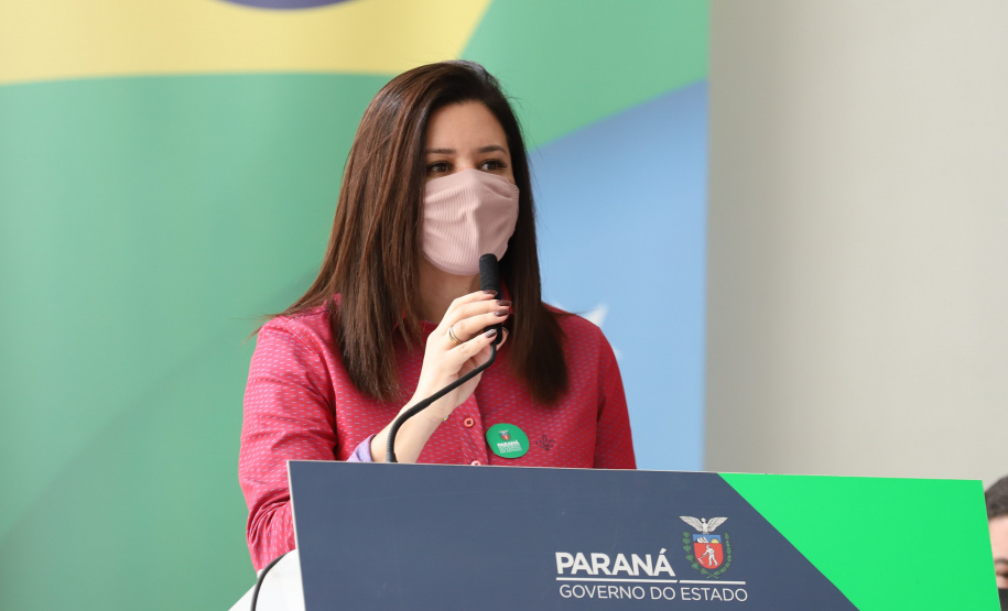 O governador Carlos Massa Ratinho Junior assina nesta terca-feira (28), acordo de cooperação para impulsionar Objetivos de Desenvolvimento Sustentável no Paraná. Na foto, Renata Sene, vice-presidente de Parcerias em ODS e vice-prefeita de Francisco Morato/SP - 28/09/2021 - Foto: Geraldo Bubniak/AEN