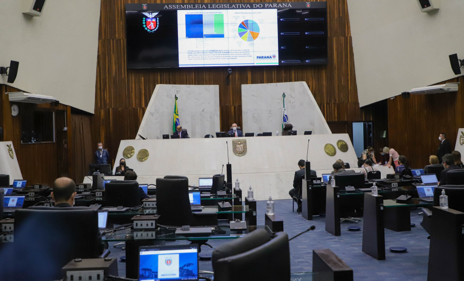 O secretário de Estado da Fazenda, Renê Garcia Júnior, apresenta os dados do Governo relativos ao cumprimento das metas fiscais referente ao 2º quadrimestre de 2021 - de maio a agosto deste ano. Foto: Ari Dias/AEN