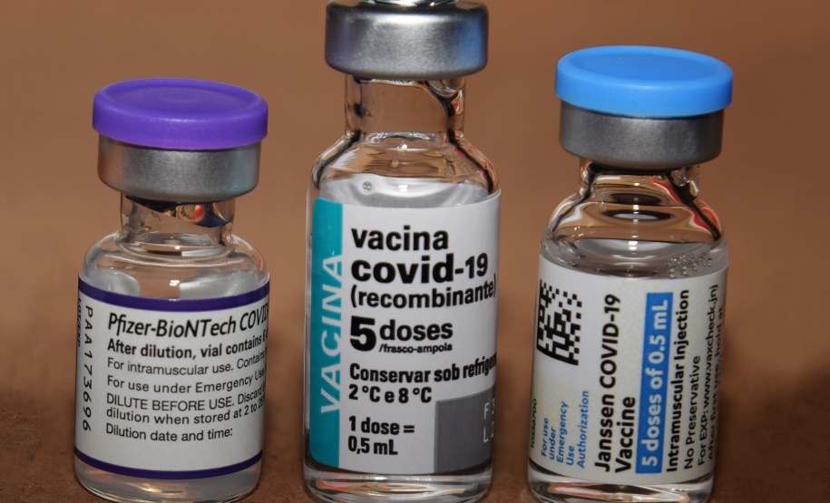 Paraná vai receber 1º lote de doses reforço para trabalhadores de saúde e idosos acima de 60 anos - Curitiba, 29/09/2021  -  Foto: Américo Antonio/SESA