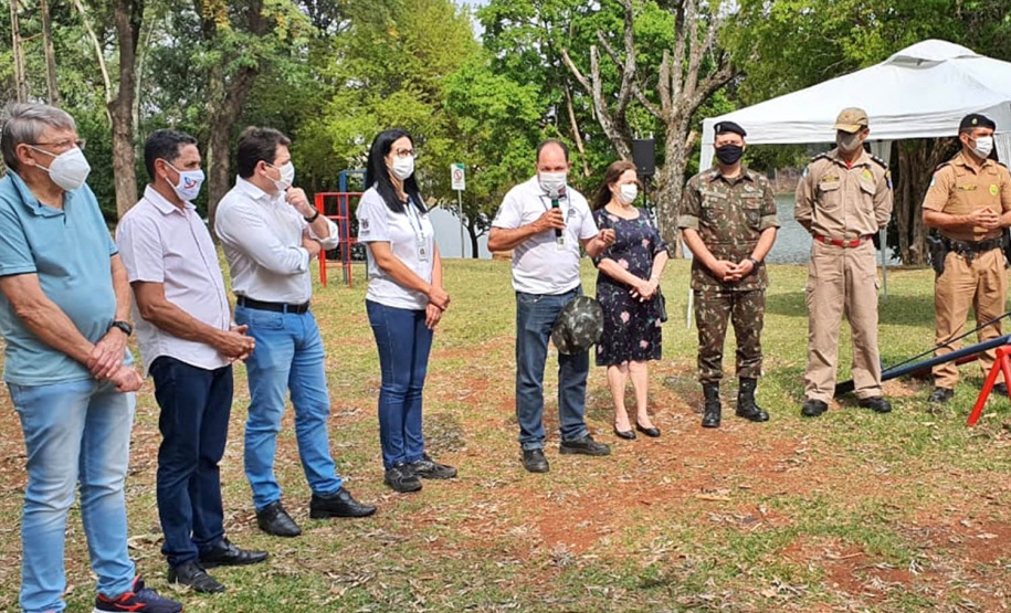 Um mutirão de limpeza tomou conta do Lago Jaboti, principal cartão postal de Apucarana na manhã desta quarta-feira (29). A ação foi promovida pela Companhia de Saneamento do Paraná (Sanepar) e pela Prefeitura de Apucarana, por meio da Secretaria Municipal de Meio Ambiente (Sema), marcando a Semana do Voluntariado do Paraná.  -  Apucarana, 29/09/2021  -  Foto: Sanepar