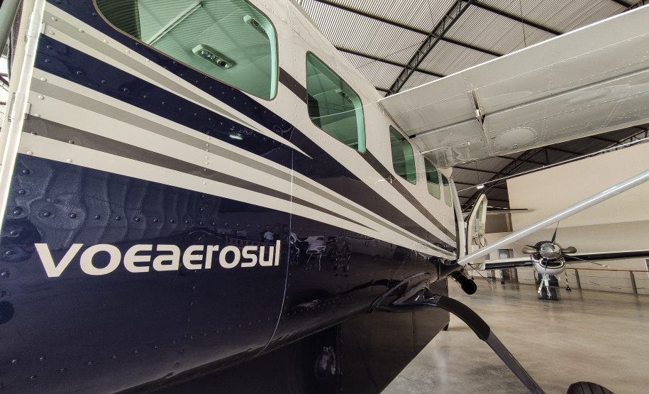 Quem precisa se deslocar entre Arapongas e Curitiba passou a contar com uma opção mais rápida e segura. O governador Carlos Massa Ratinho Junior confirmou nesta quarta-feira (30), no aeroporto municipal, a incorporação da cidade da Região Norte ao Voe Paraná, o maior programa de aviação regional do País. Foto: Jonathan Campos/AEN