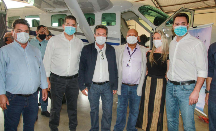 Quem precisa se deslocar entre Arapongas e Curitiba passou a contar com uma opção mais rápida e segura. O governador Carlos Massa Ratinho Junior confirmou nesta quarta-feira (30), no aeroporto municipal, a incorporação da cidade da Região Norte ao Voe Paraná, o maior programa de aviação regional do País. Foto: Jonathan Campos/AEN