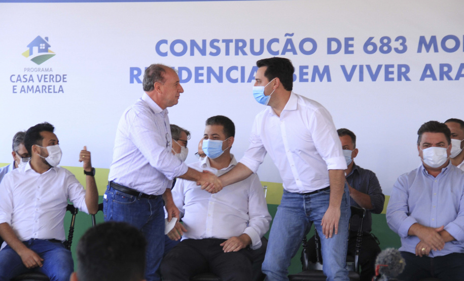 O governador Carlos Massa Ratinho Junior participou nesta quinta-feira (30) de mais dois capítulos da transformação habitacional de Arapongas, na Região Norte. Foto: Gustavo Pontes/SEDU
