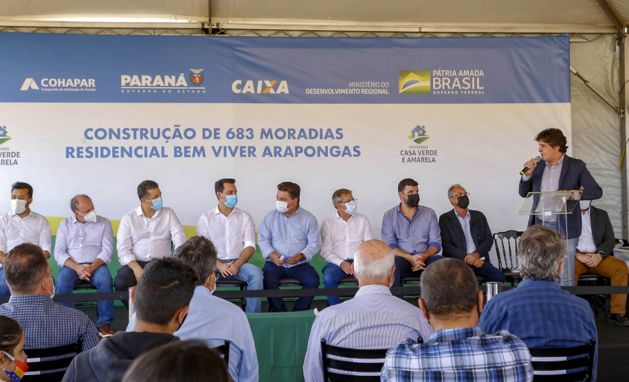 Arapongas, na Região Norte, vai dar um salto de qualidade na questão habitacional. Em ações desenvolvidas pelo Governo do Estado, a cidade vai ganhar nos próximos meses um novo bairro planejado, com 1.479 moradias divididas em duas fases, e uma unidade do Condomínio do Idoso, com 40 residências exclusivas para a terceira idade. - Arapongas, 30/09/2021 - Foto Gilson Abreu/AEN